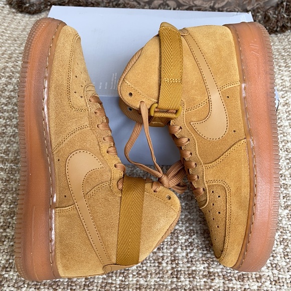 Nike Air Force 1 Hight LV8 3 WMNS - Picture 2 of 16